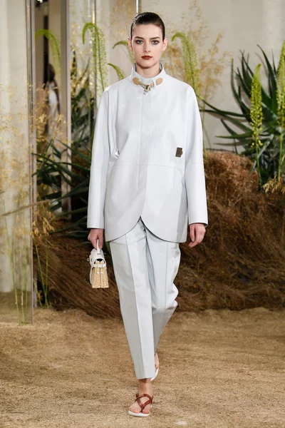 Look 20